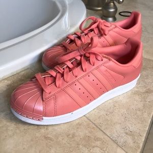 Cutest coral adidas superstars worn once.